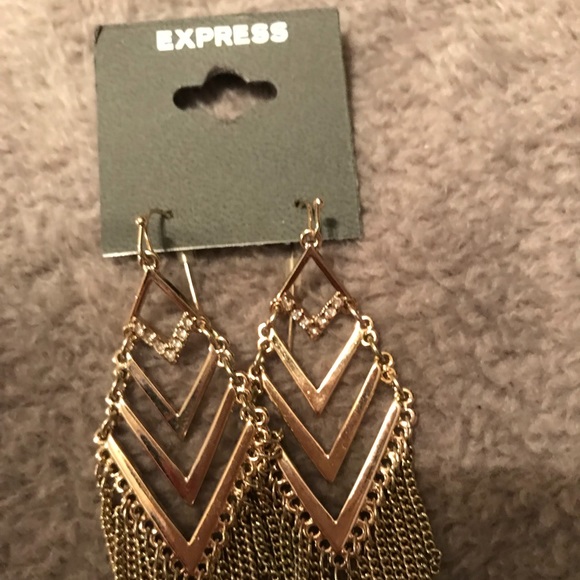 Express Earrings - Picture 3 of 4